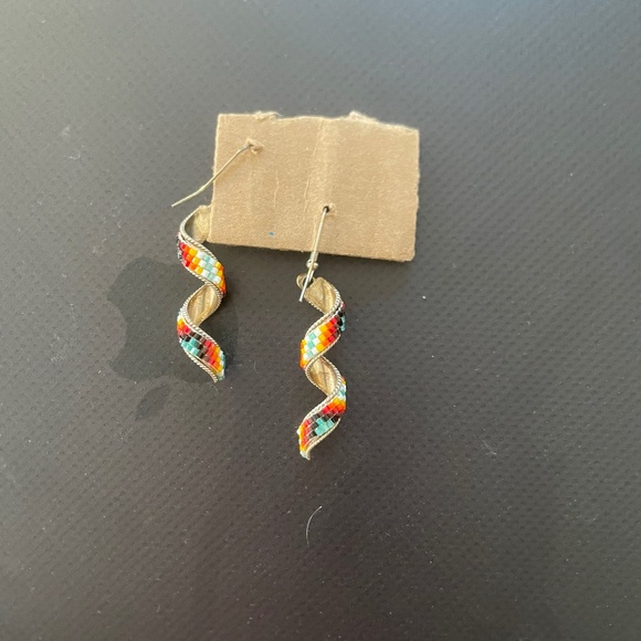 Native Beaded Silver Swirl Earrings - Picture 1 of 3